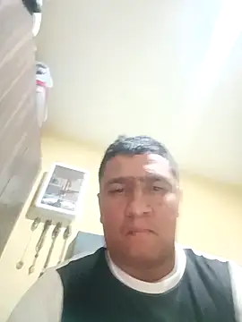 Snapshot of luis20212 chatting on 05-01-26, 04:17 luis20212 online show from 05-01-26, 04:17