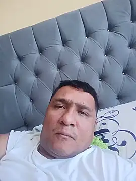 Snapshot of luis20212 chatting on 05-25-26, 03:33 luis20212 online show from 05-25-26, 03:33
