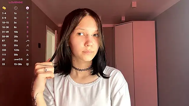 AmeliaMiotii online show from 04-26-26, 11:07