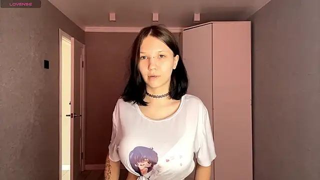 AmeliaMiotii online show from 04-18-26, 10:50
