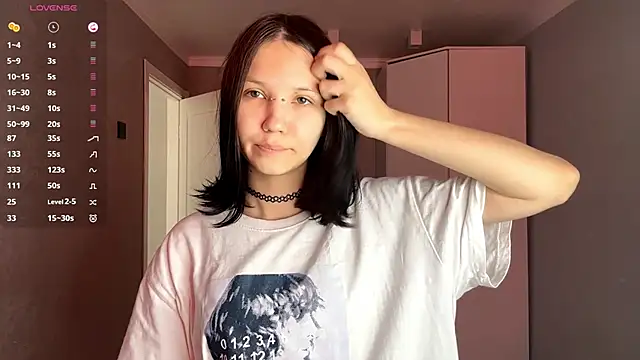 AmeliaMiotii online show from 04-29-26, 11:03