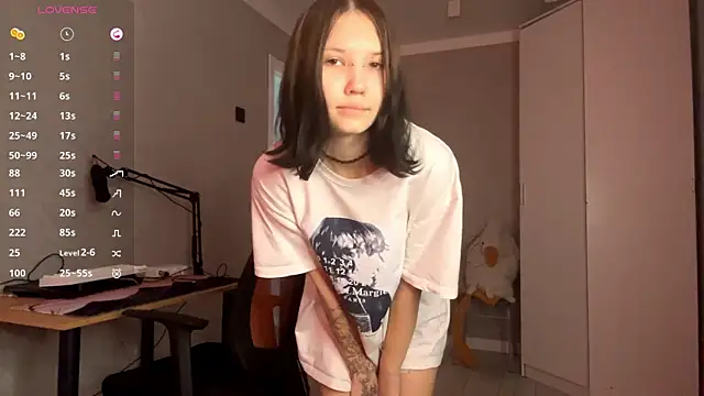 AmeliaMiotii online show from 04-13-26, 08:07