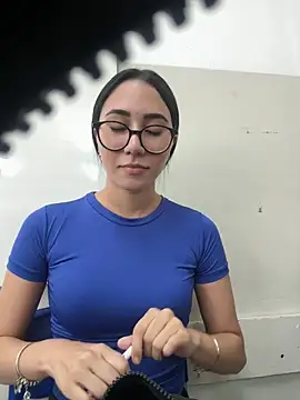 juliacosta online show from 04-01-26, 01:52