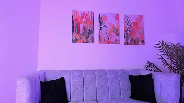Velvet Noir  online show from 05-12-26, 11:16