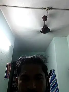 Snapshot of varun2184 chatting on 05-25-26, 05:33 varun2184 online show from 05-25-26, 05:33