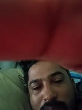 Snapshot of varun2184 chatting on 05-04-26, 01:20 varun2184 online show from 05-04-26, 01:20