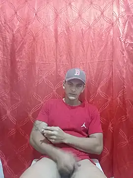 Snapshot of Heartsarm chatting on 06-24-26, 03:54 Heartsarm online show from 06-24-26, 03:54