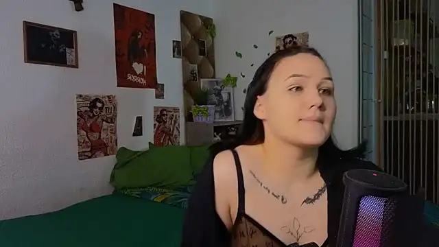 Snapshot of Tori_Sweet chatting on 04-01-26, 03:30 Tori Sweet online show from 04-01-26, 03:30