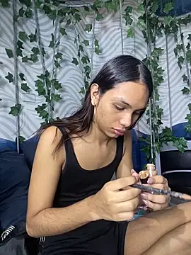Snapshot of KristinaGriner chatting on 06-19-26, 01:44 KristinaGriner online show from 06-19-26, 01:44