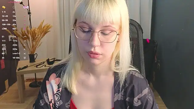 Snapshot of call_me_heaven chatting on 05-17-26, 04:07 call me heaven online show from 05-17-26, 04:07