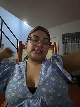 Snapshot of C1N09 chatting on 05-14-26, 04:42 C1N09 online show from 05-14-26, 04:42