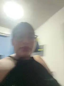 Snapshot of C1N09 chatting on 05-17-26, 11:10 C1N09 online show from 05-17-26, 11:10