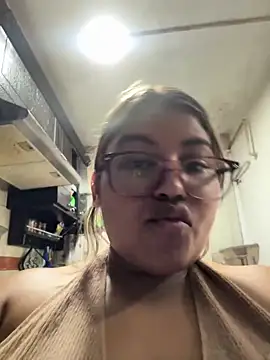 Snapshot of C1N09 chatting on 04-23-26, 03:57 C1N09 online show from 04-23-26, 03:57