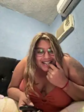 Snapshot of C1N09 chatting on 04-24-26, 06:04 C1N09 online show from 04-24-26, 06:04