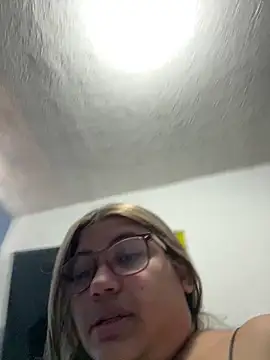 Snapshot of C1N09 chatting on 05-20-26, 02:36 C1N09 online show from 05-20-26, 02:36