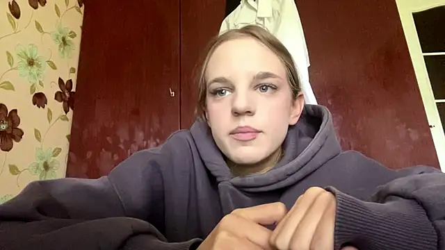 Snapshot of CindyOzga chatting on 03-28-26, 09:21 CindyOzga online show from 03-28-26, 09:21