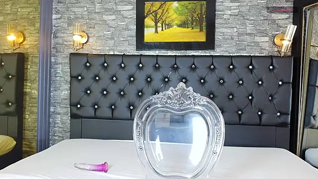 Snapshot of _Carolyn chatting on 03-31-26, 03:41 Carolyn online show from 03-31-26, 03:41