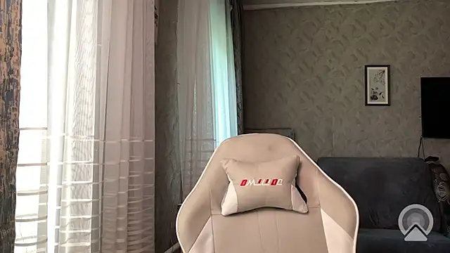 Snapshot of mason_silver chatting on 06-19-26, 09:15 mason silver online show from 06-19-26, 09:15