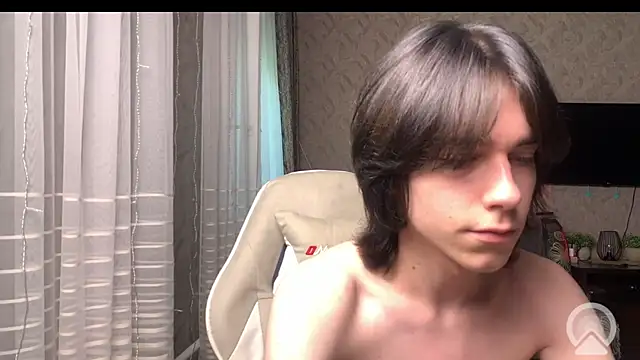 Snapshot of mason_silver chatting on 06-06-26, 09:36 mason silver online show from 06-06-26, 09:36