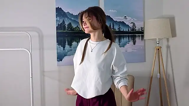 Snapshot of CherlyGuss chatting on 03-31-26, 09:11 CherlyGuss online show from 03-31-26, 09:11