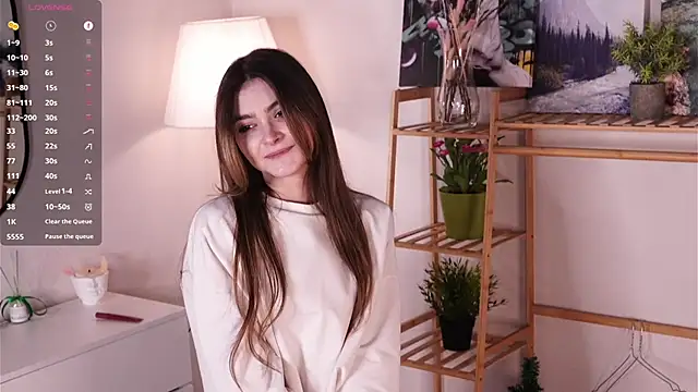 Snapshot of CherlyGuss chatting on 04-08-26, 03:41 CherlyGuss online show from 04-08-26, 03:41