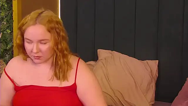 Snapshot of MarianBush chatting on 03-30-26, 03:19 MarianBush online show from 03-30-26, 03:19