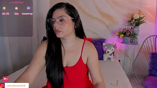 Snapshot of cherryblossomm01 chatting on 07-01-26, 01:06 cherryblossomm01 online show from 07-01-26, 01:06