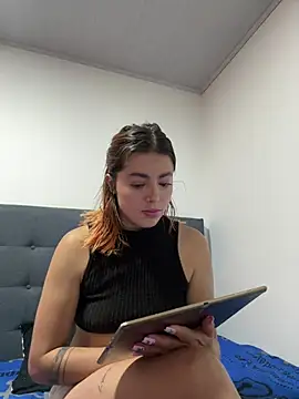 Snapshot of cattleya_Louise chatting on 04-15-26, 07:51 cattleya Louise online show from 04-15-26, 07:51