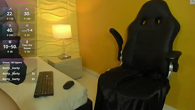 Snapshot of BiancaRoyalle chatting on 04-26-26, 04:04 BiancaRoyalle online show from 04-26-26, 04:04