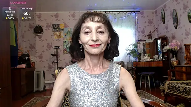 Snapshot of Shooting-Star- chatting on 04-08-26, 12:28 Shooting-Star- online show from 04-08-26, 12:28