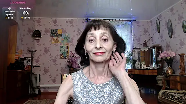 Snapshot of Shooting-Star- chatting on 04-22-26, 12:01 Shooting-Star- online show from 04-22-26, 12:01