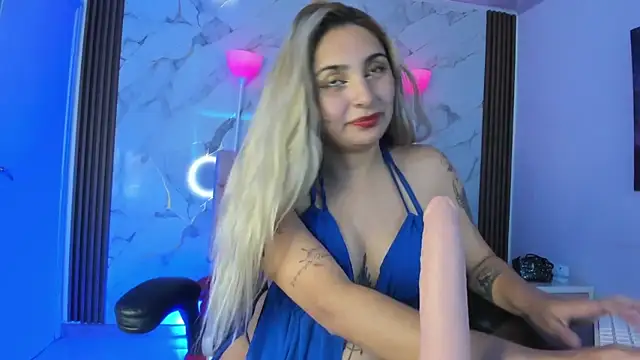 Snapshot of Catalina_Osorio chatting on 04-24-26, 08:00 Catalina Osorio online show from 04-24-26, 08:00