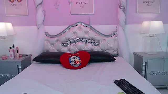 Snapshot of KimberlyBale chatting on 05-16-26, 07:57 KimberlyBale online show from 05-16-26, 07:57