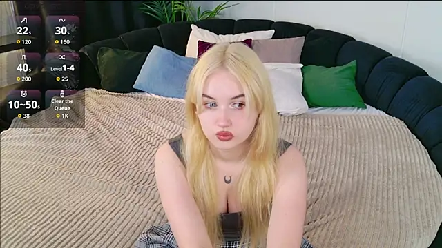 Lilly Eyes online show from 05-21-26, 01:08