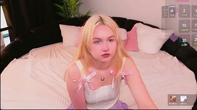 Snapshot of Lilly_Eyes chatting on 07-07-26, 01:58 Lilly Eyes online show from 07-07-26, 01:58