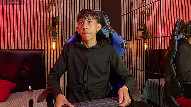 Tommy Fox online show from 04-09-26, 01:17