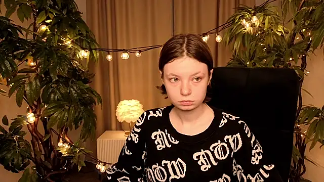 Snapshot of SusanPhelps chatting on 04-04-26, 02:01 SusanPhelps online show from 04-04-26, 02:01