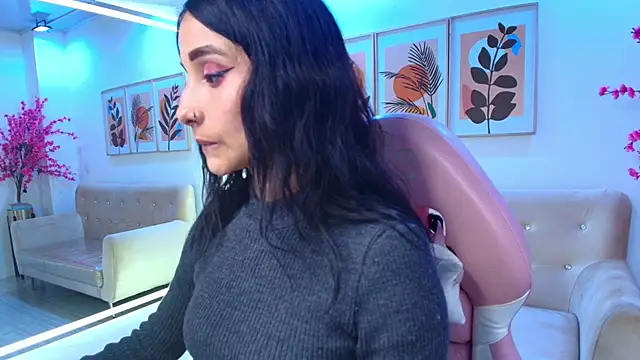 Snapshot of Palmer_foxx chatting on 04-19-26, 03:35 Palmer foxx online show from 04-19-26, 03:35