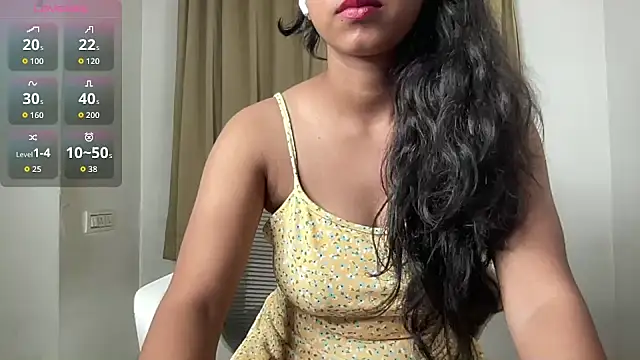 Snapshot of Gorgeous_Sarahh chatting on 05-16-26, 09:36 Gorgeous Sarahh online show from 05-16-26, 09:36