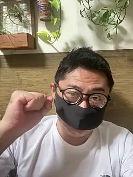 Snapshot of RYUICHI_1919 chatting on 05-08-26, 01:26 RYUICHI 1919 online show from 05-08-26, 01:26