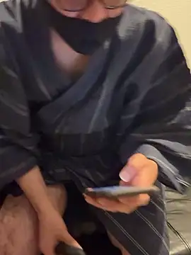Snapshot of RYUICHI_1919 chatting on 05-03-26, 03:22 RYUICHI 1919 online show from 05-03-26, 03:22