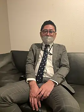 Snapshot of RYUICHI_1919 chatting on 05-20-26, 10:34 RYUICHI 1919 online show from 05-20-26, 10:34