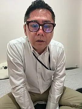 Snapshot of RYUICHI_1919 chatting on 06-08-26, 10:16 RYUICHI 1919 online show from 06-08-26, 10:16