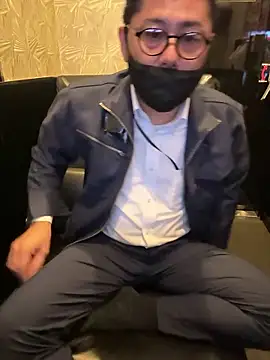 Snapshot of RYUICHI_1919 chatting on 05-11-26, 11:00 RYUICHI 1919 online show from 05-11-26, 11:00