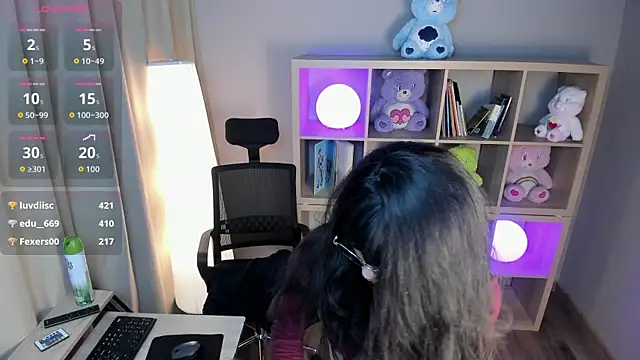 Snapshot of Saphyralux chatting on 06-26-26, 10:10 Saphyralux online show from 06-26-26, 10:10