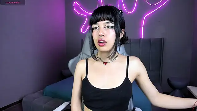 Saphyralux online show from 04-09-26, 09:54