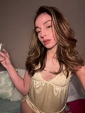 CamilaaLove online show from 04-16-26, 04:24