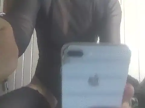 Snapshot of Docecastainha chatting on 04-03-26, 11:49 Docecastainha online show from 04-03-26, 11:49