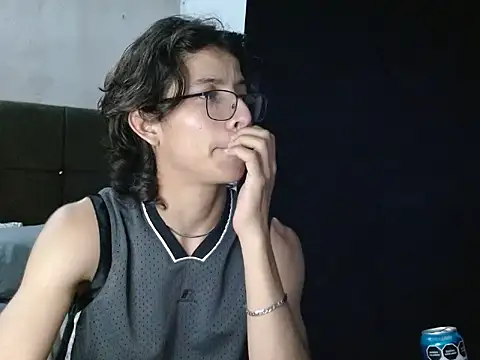 Snapshot of VazacGaming chatting on 04-22-26, 03:02 VazacGaming online show from 04-22-26, 03:02