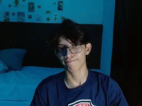 Snapshot of VazacGaming chatting on 05-18-26, 04:07 VazacGaming online show from 05-18-26, 04:07